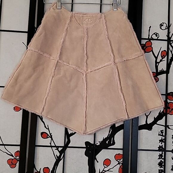 UGG Vintage Pink Leather Poncho with pockets! - Picture 4 of 11